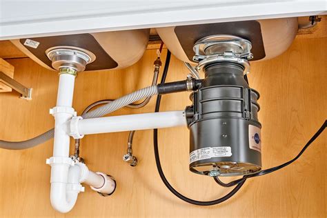 How to Plumb a Kitchen Sink: Disposal & Dishwasher Installation。